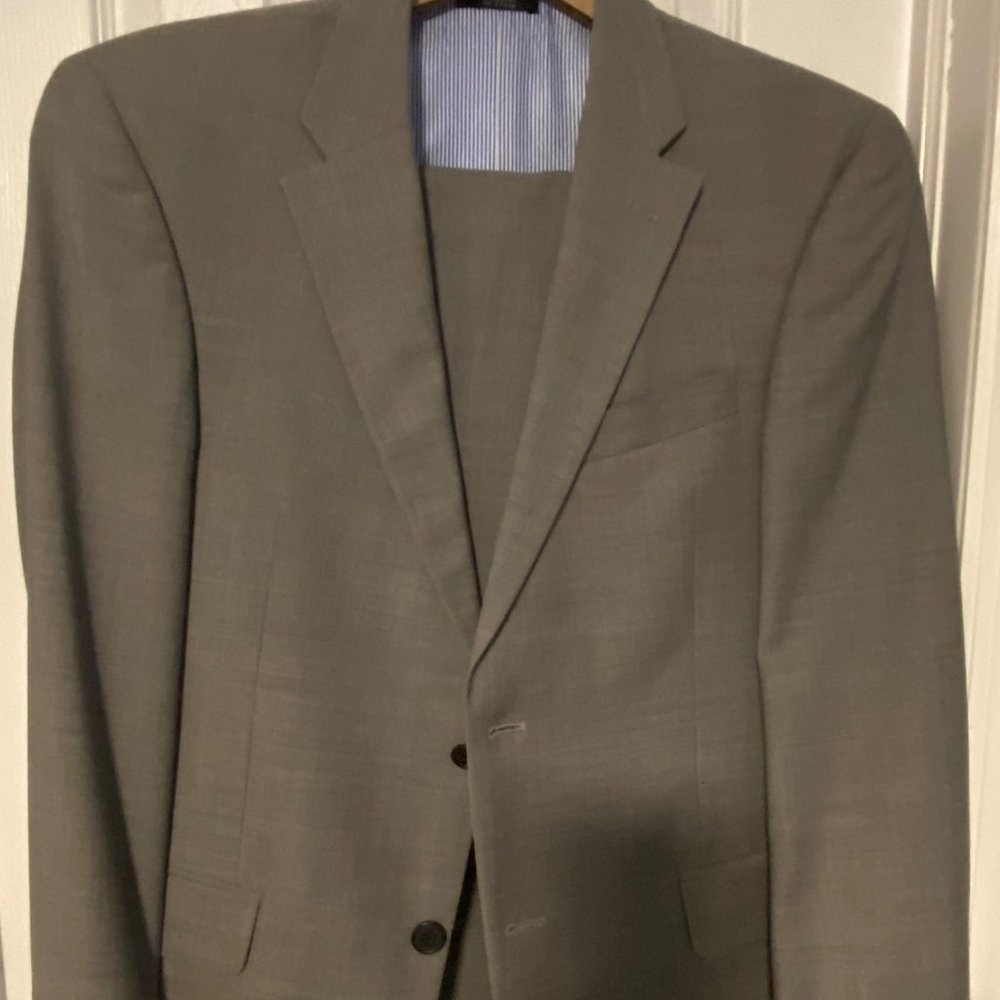 Tommy Hilfiger Men's Grey Suit 36S